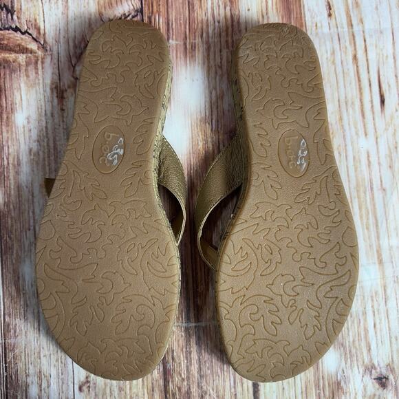 BOC Born Concept Size 8 Bronze Leather Floral Cork Low Wedge Thong Sandals Shoes - Picture 10 of 13
